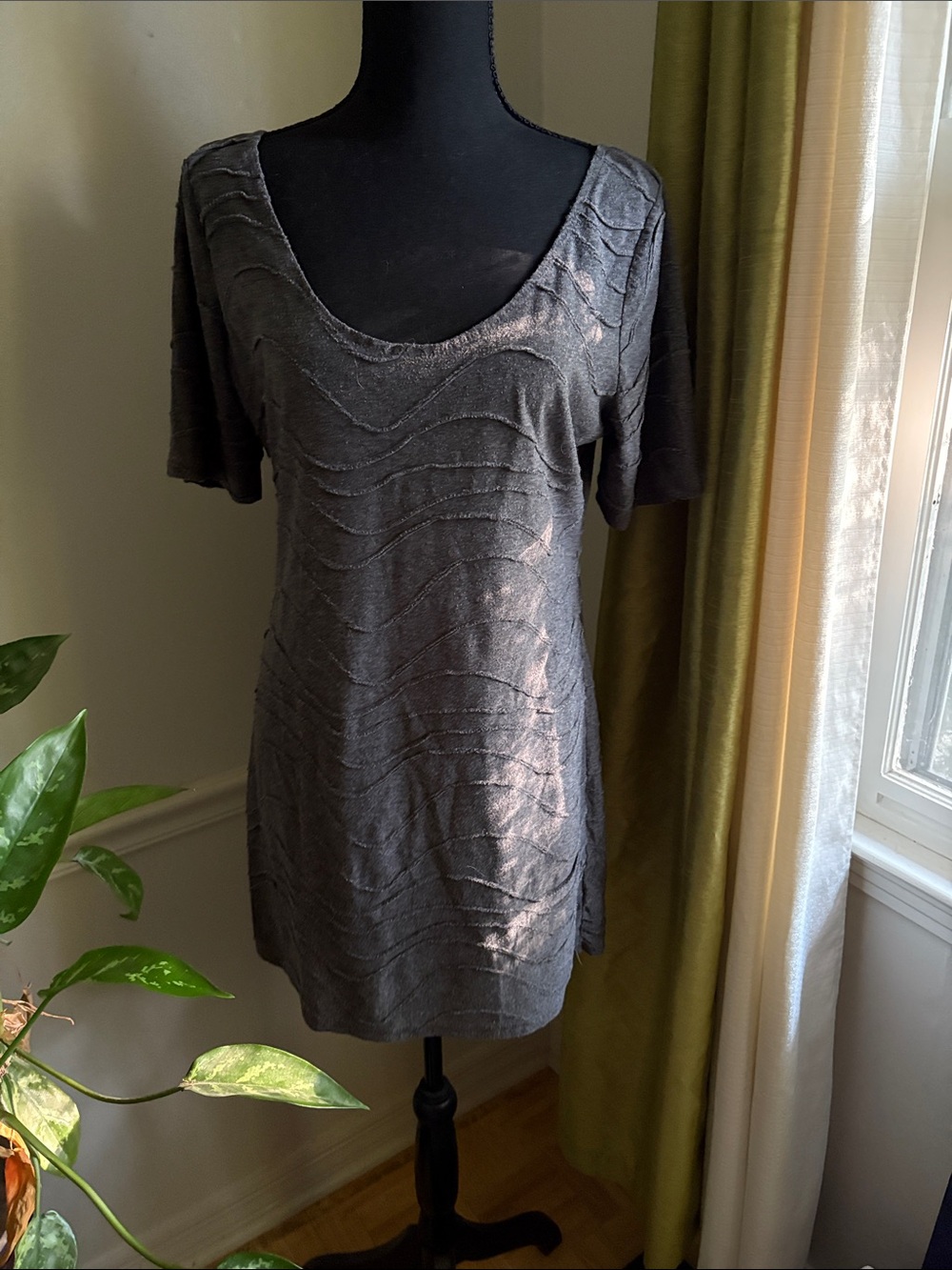 Women’s Scoop Neck Textured Short Sleeve Top - Gray